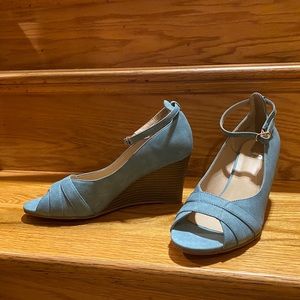 JC JOURNEE COLLECTION Womens Blue Palmer Pumps Buckle Peep Toe Strap Wedge